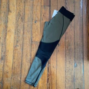 Never work Michi leggings size small